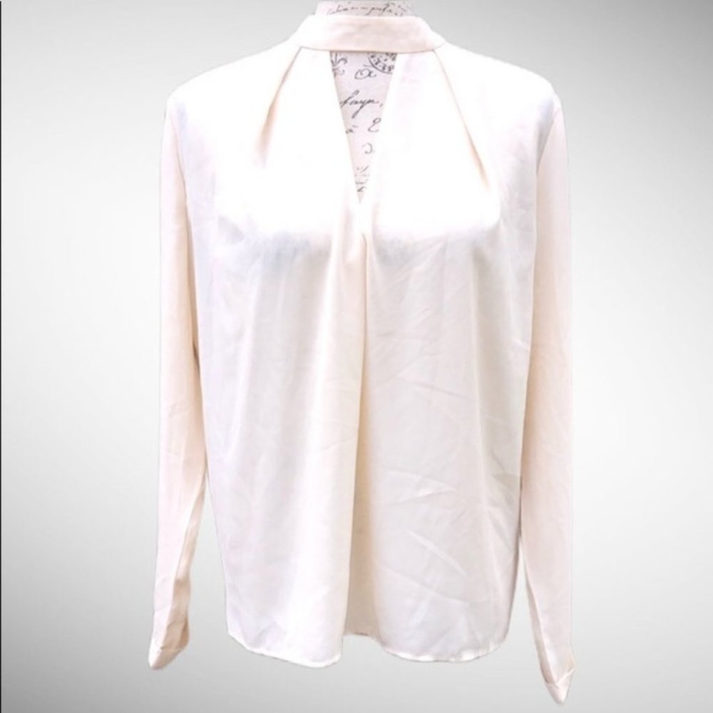 Romeo + Juliet Couture cream high neck blouse sz M
